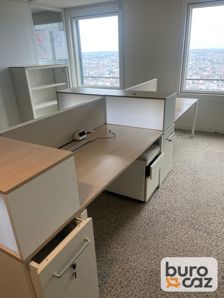 Bench 4 postes chêne clair avec caissons hauts séparateurs — photo 2