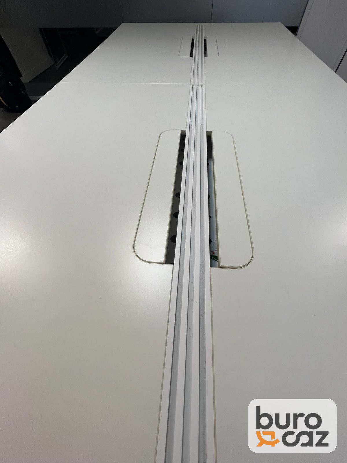 Bench blanc piètement cadre avec goulotte centrale — photo 12