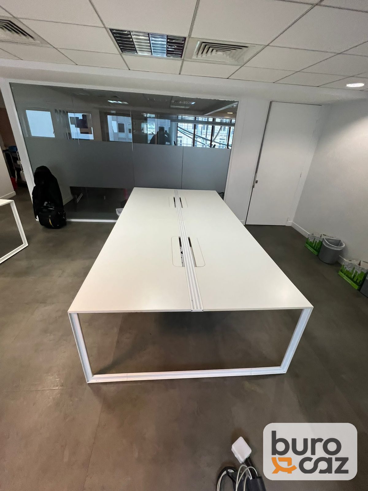 Bench blanc piètement cadre avec goulotte centrale — photo 2