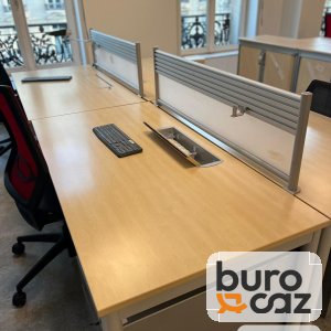 Bench bureaux plateau érable voile de fond et écran séparateur