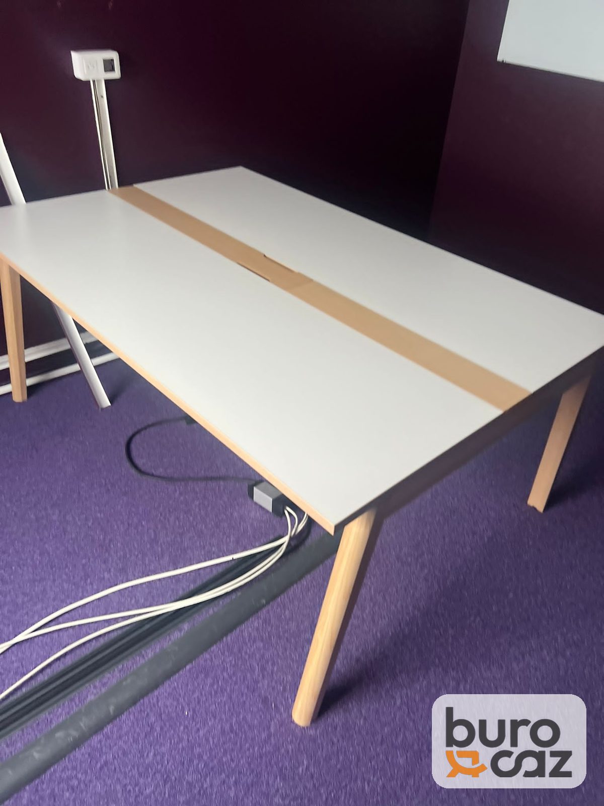 Bureau bench 2 postes blanc bande chêne piètement bois