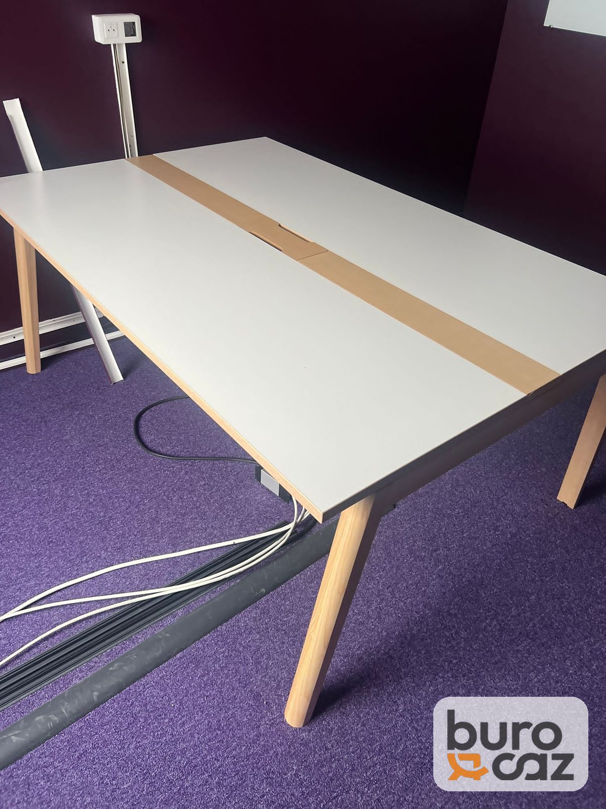 Bureau bench 2 postes blanc bande chêne piètement bois — photo 4