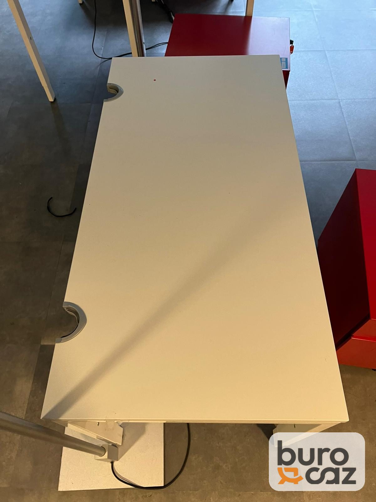 Bureau droit blanc piètement blanc — photo 2
