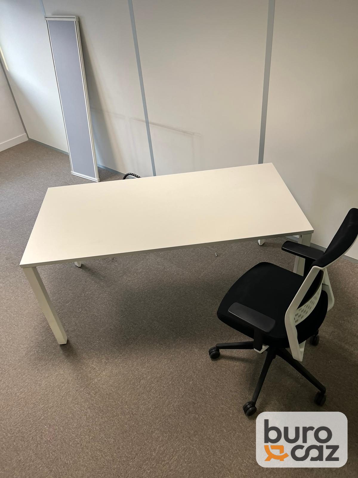 Bureau droit blanc piètement blanc — photo 2