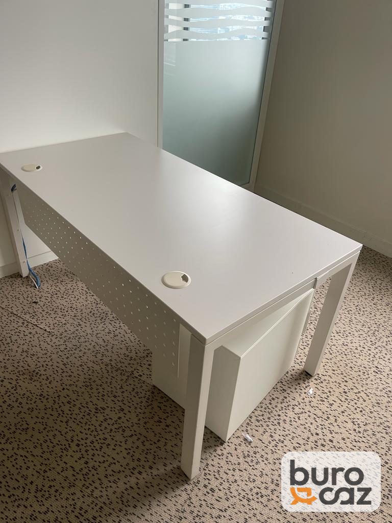 Bureau droit blanc piètement blanc — photo 2