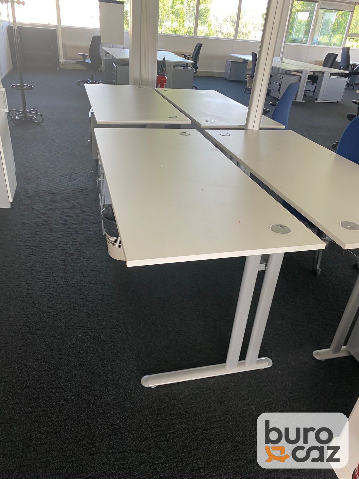 Bureau droit blanc piètement C