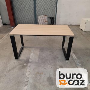 Bureau droit bois piètement luge noir