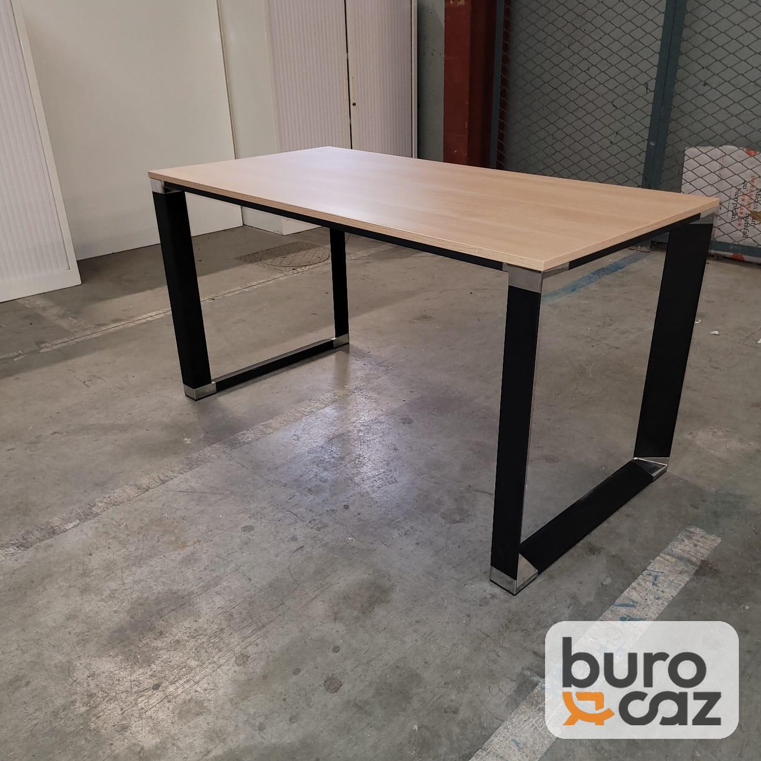 Bureau droit bois piètement luge noir — photo 4