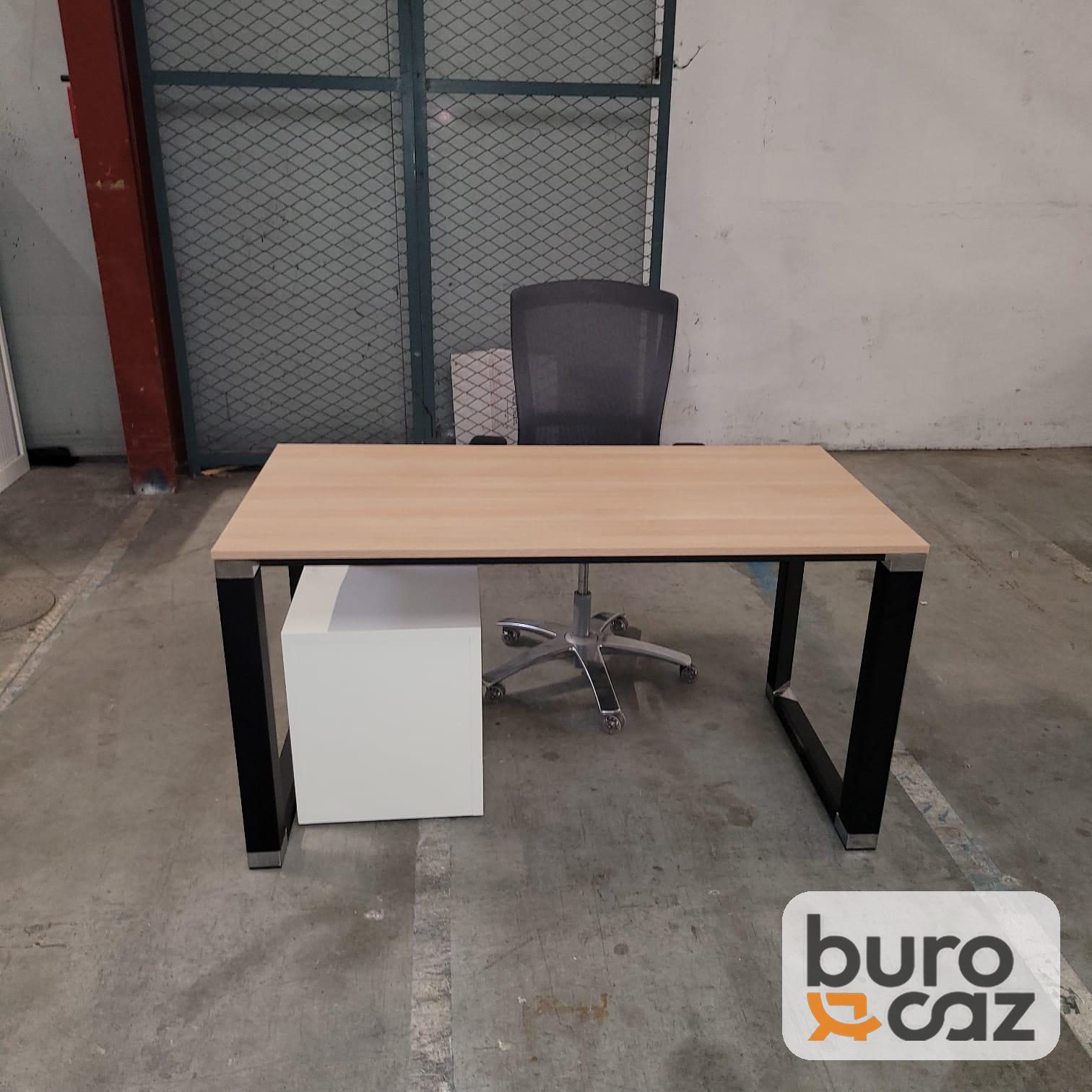 Bureau droit bois piètement luge noir — photo 5
