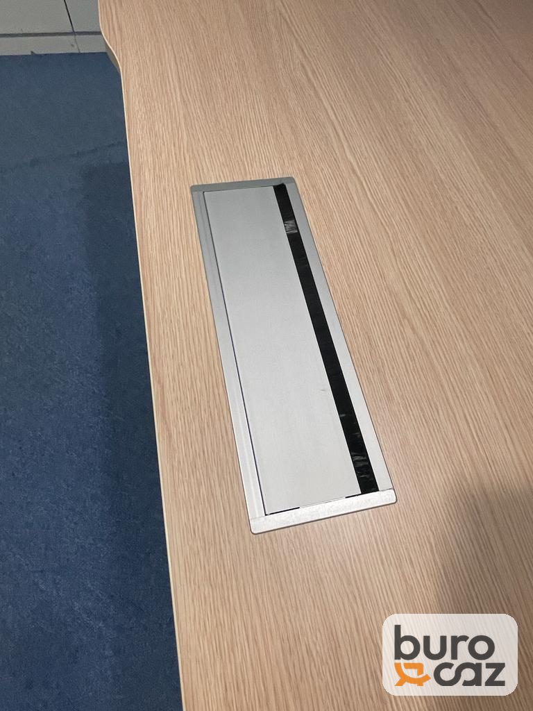 Bureau droit plateau chêne clair piètement blanc — photo 3