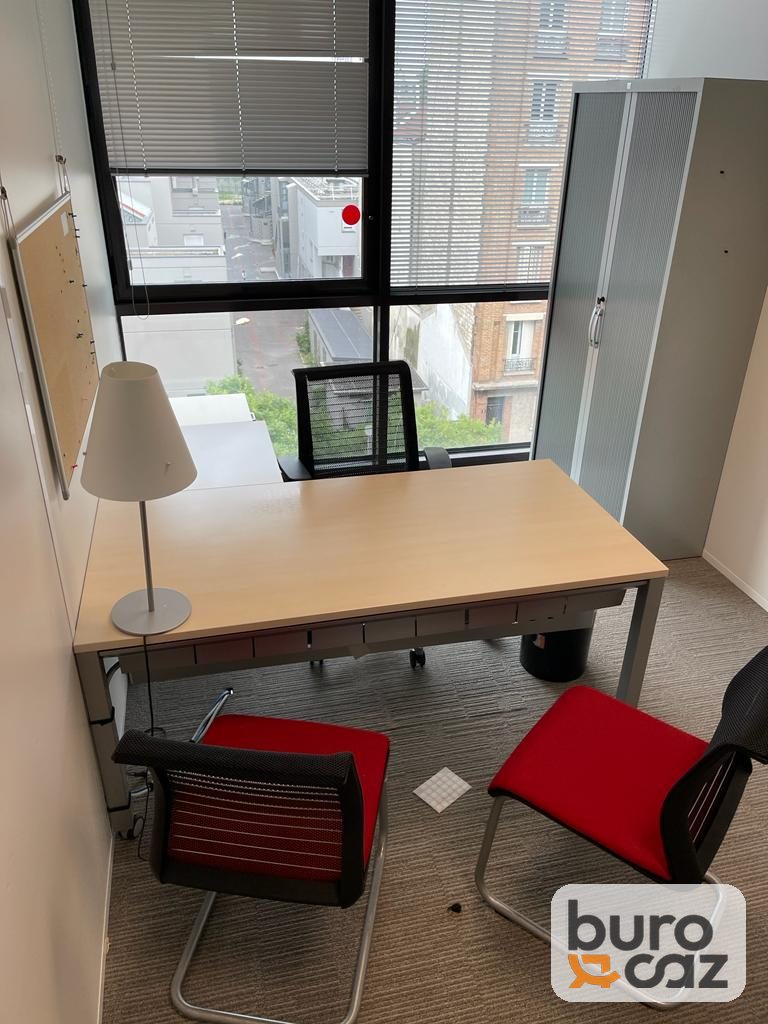Bureau droit plateau chêne clair piètement métal gris avec caisson — photo 3