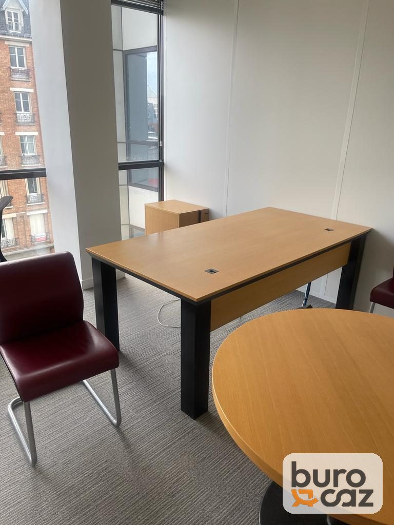 Bureau droit plateau chêne piètement noir