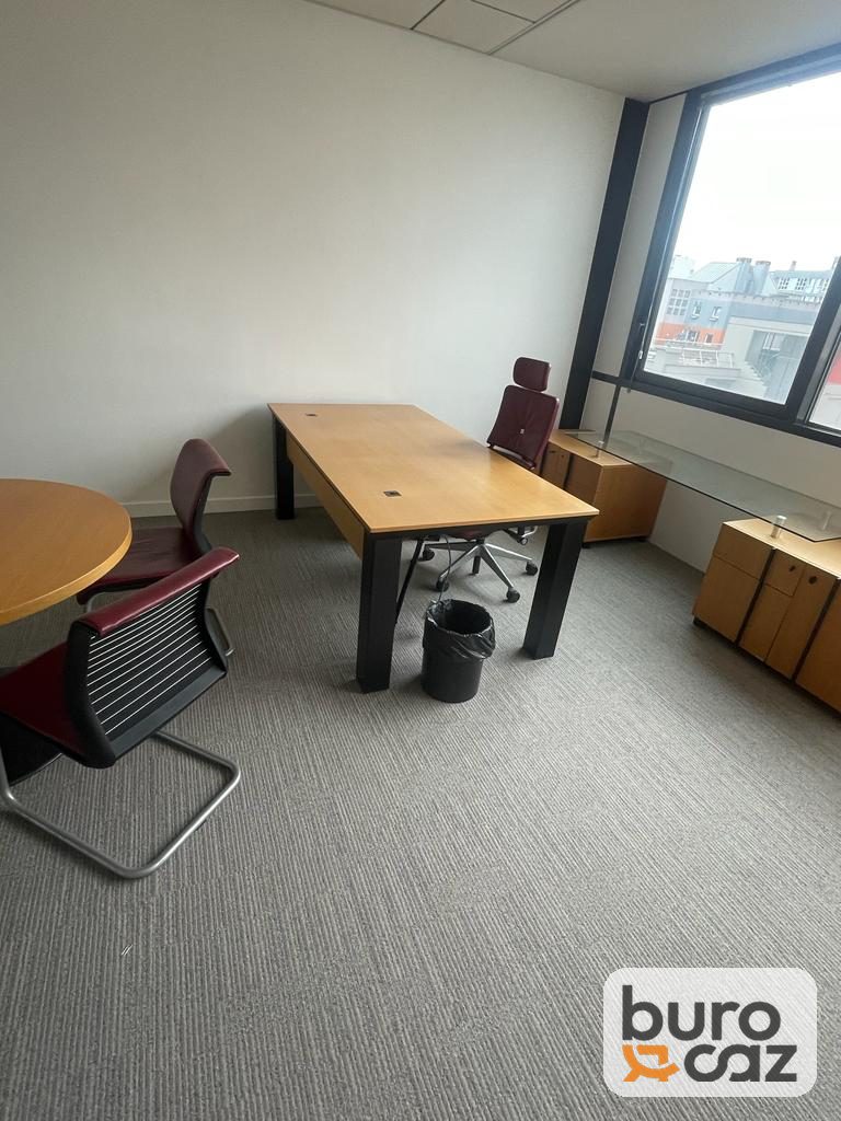 Bureau droit plateau chêne piètement noir — photo 5