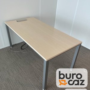 Bureau droit plateau érable piètement gris