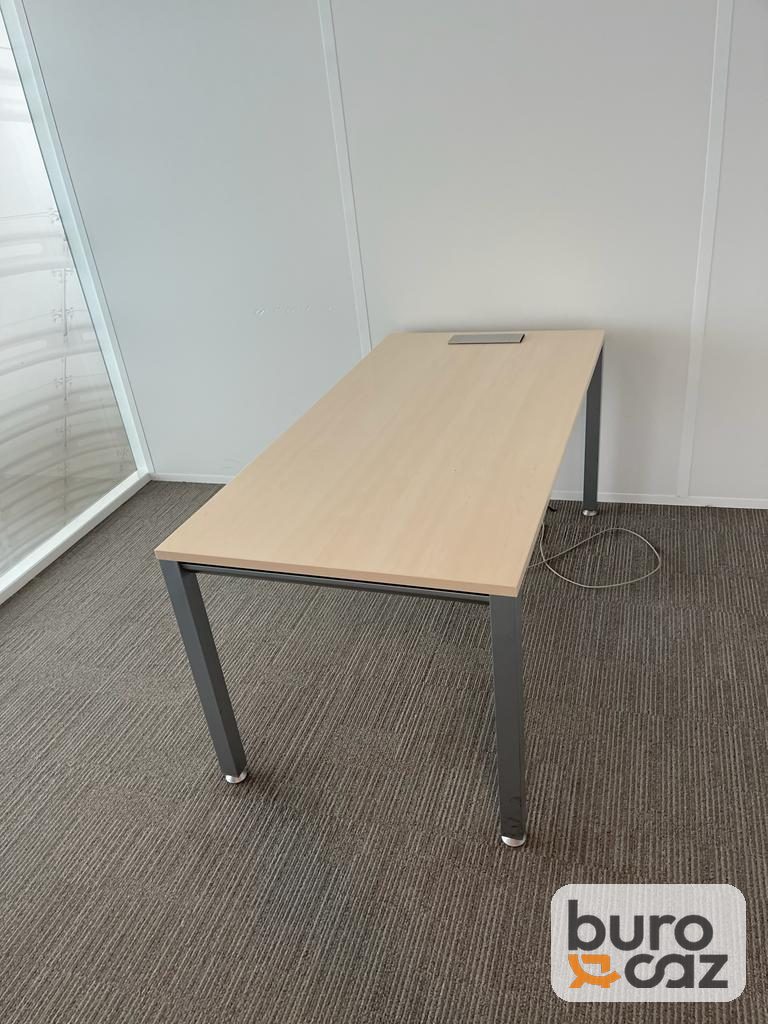 Bureau droit plateau érable piètement gris — photo 2