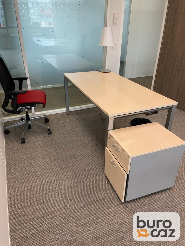 Bureau droit plateau érable piètement gris — photo 4