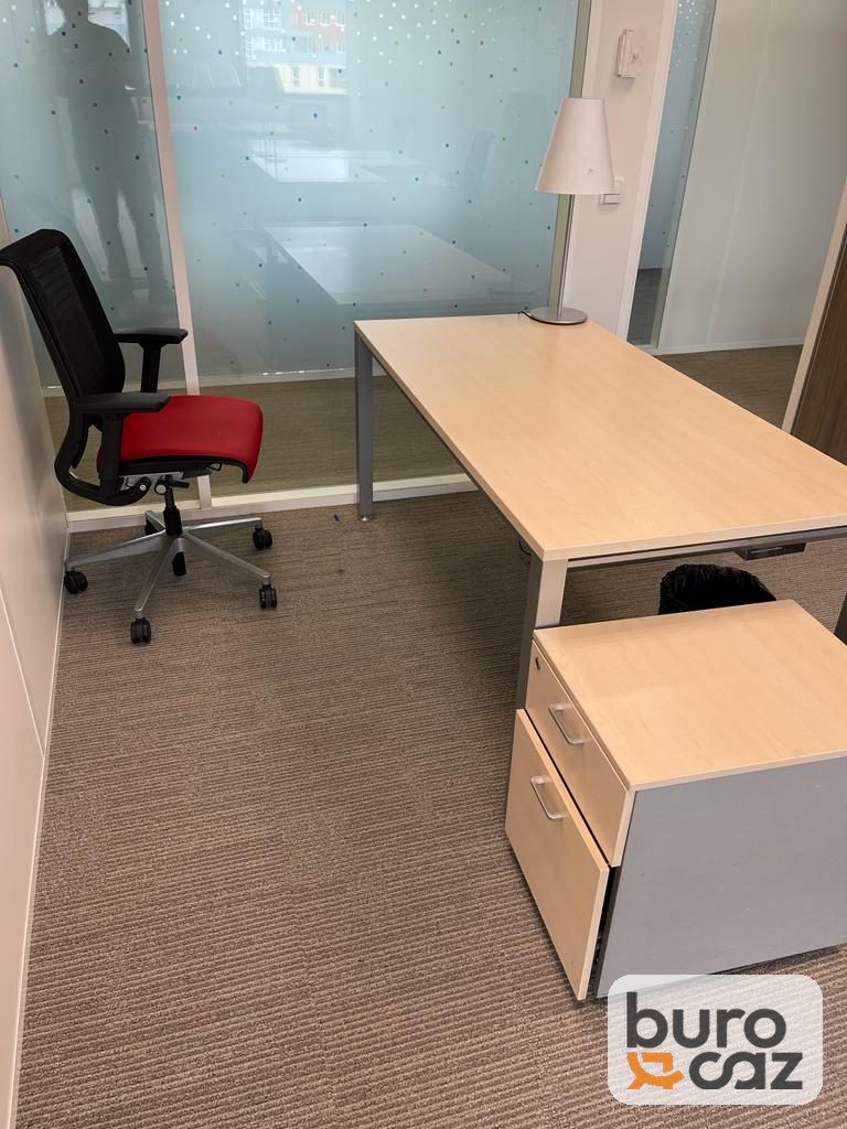 Bureau droit plateau érable piètement gris — photo 5