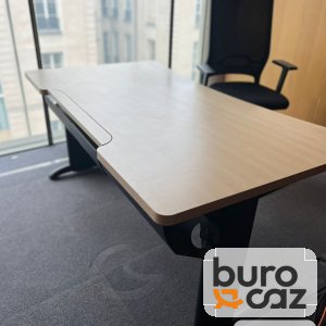 Bureau droit plateau vague beige piètement noir