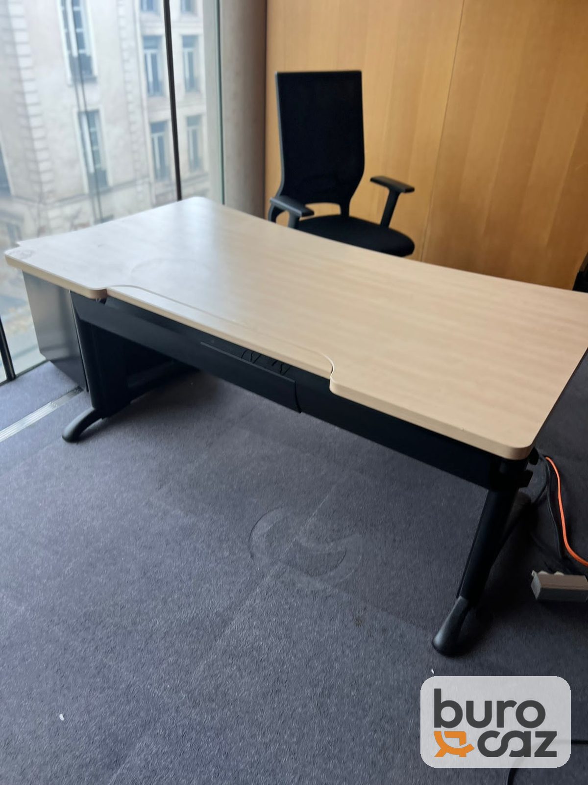 Bureau droit plateau vague beige piètement noir — photo 4