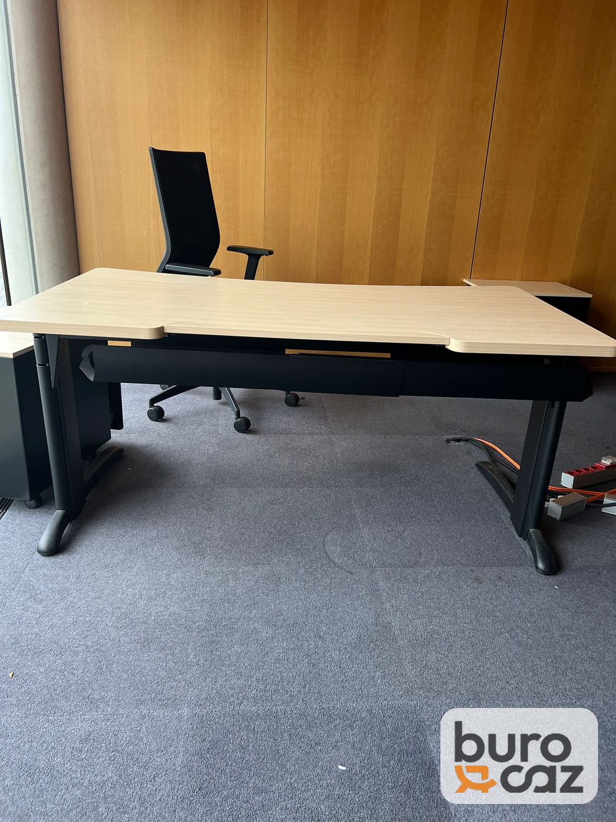 Bureau droit plateau vague beige piètement noir — photo 6