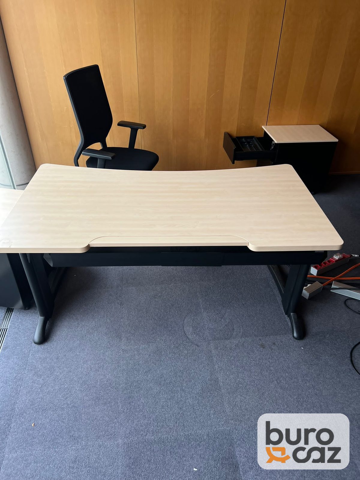 Bureau droit plateau vague beige piètement noir — photo 8