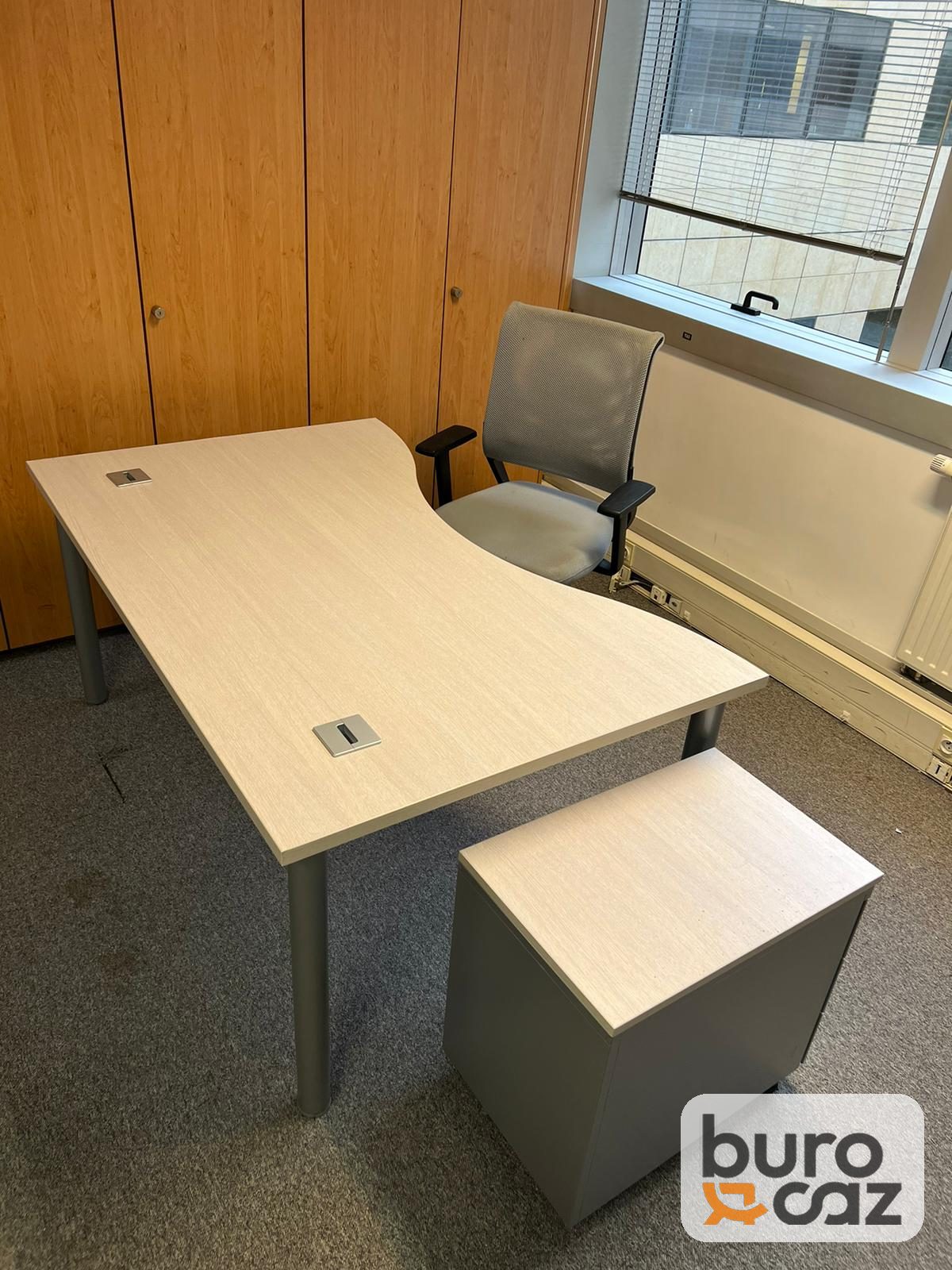 Bureau vague plateau bois clair avec caisson