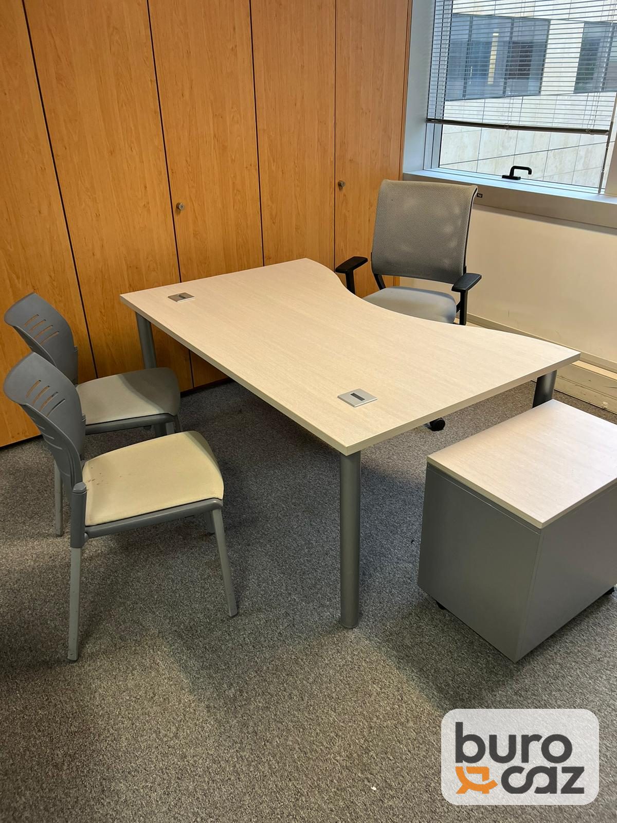 Bureau vague plateau bois clair avec caisson — photo 3