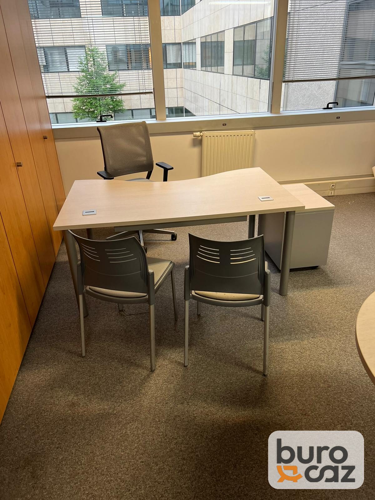 Bureau vague plateau bois clair avec caisson — photo 4