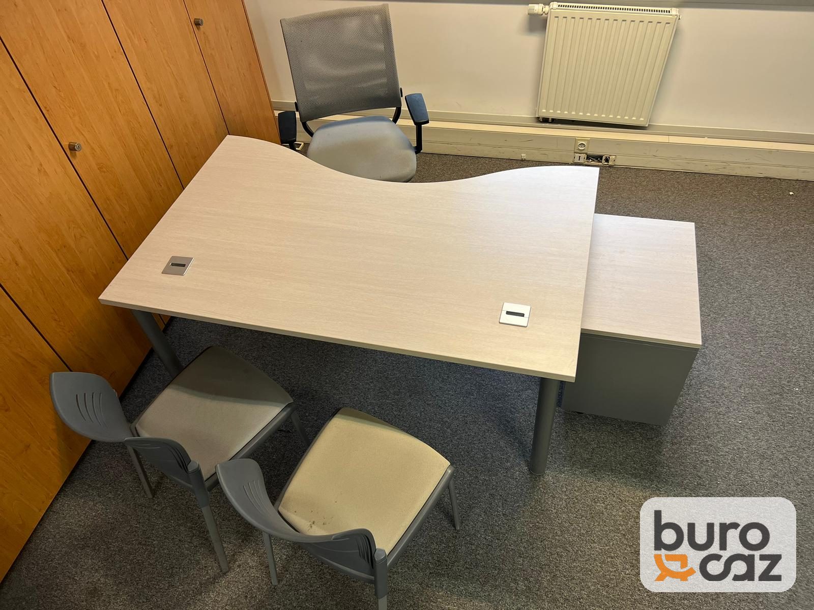 Bureau vague plateau bois clair avec caisson — photo 7