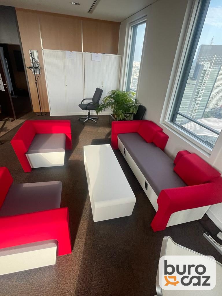 Canapé lounge modulaire rouge et blanc avec table basse — photo 6