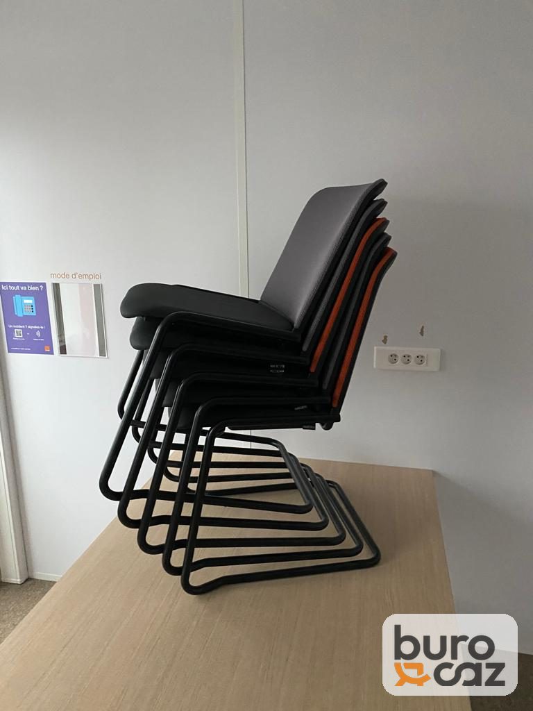 Chaise de réunion empilable piétement luge noir dossier orange ou gris — photo 6