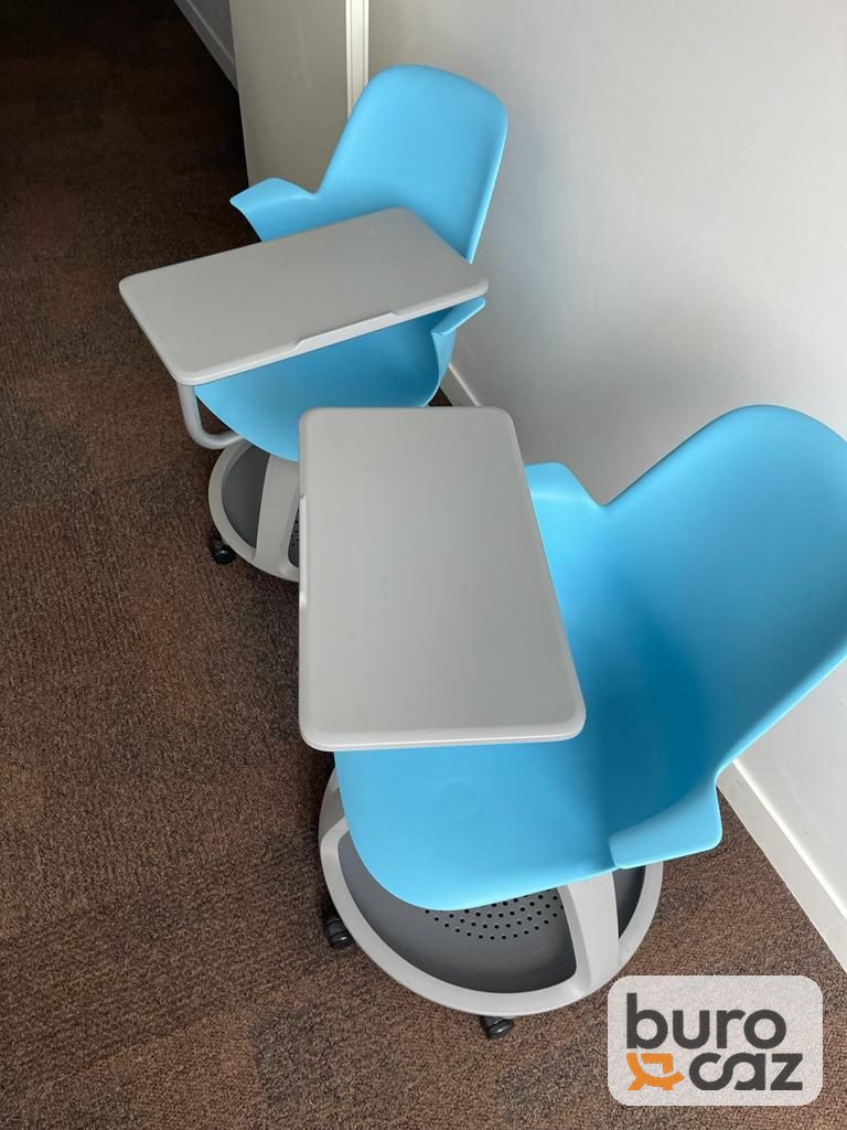 Chaise Steelcase Node bleue avec tablette — photo 4