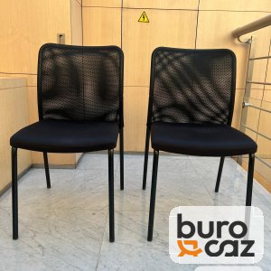 Chaise visiteur empilable résille noire