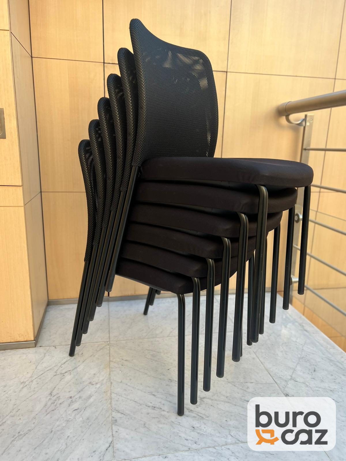 Chaise visiteur empilable résille noire — photo 3