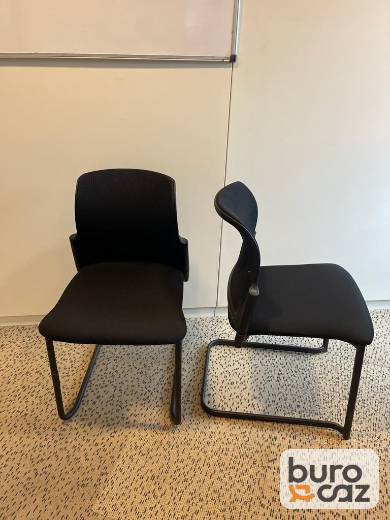 Chaise visiteur luge noire dossier galbé — photo 2