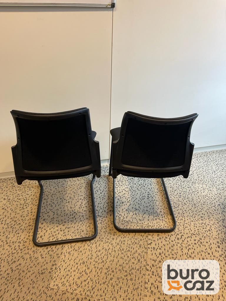 Chaise visiteur luge noire dossier galbé — photo 4