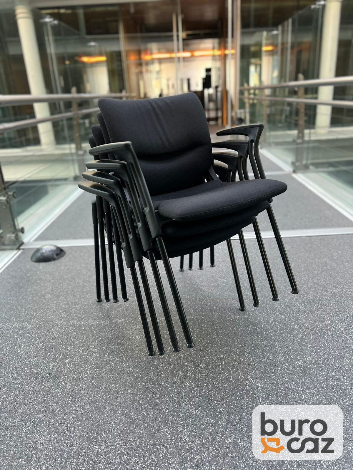 Chaise visiteur Sedus allright tissu noir avec accoudoirs — photo 2