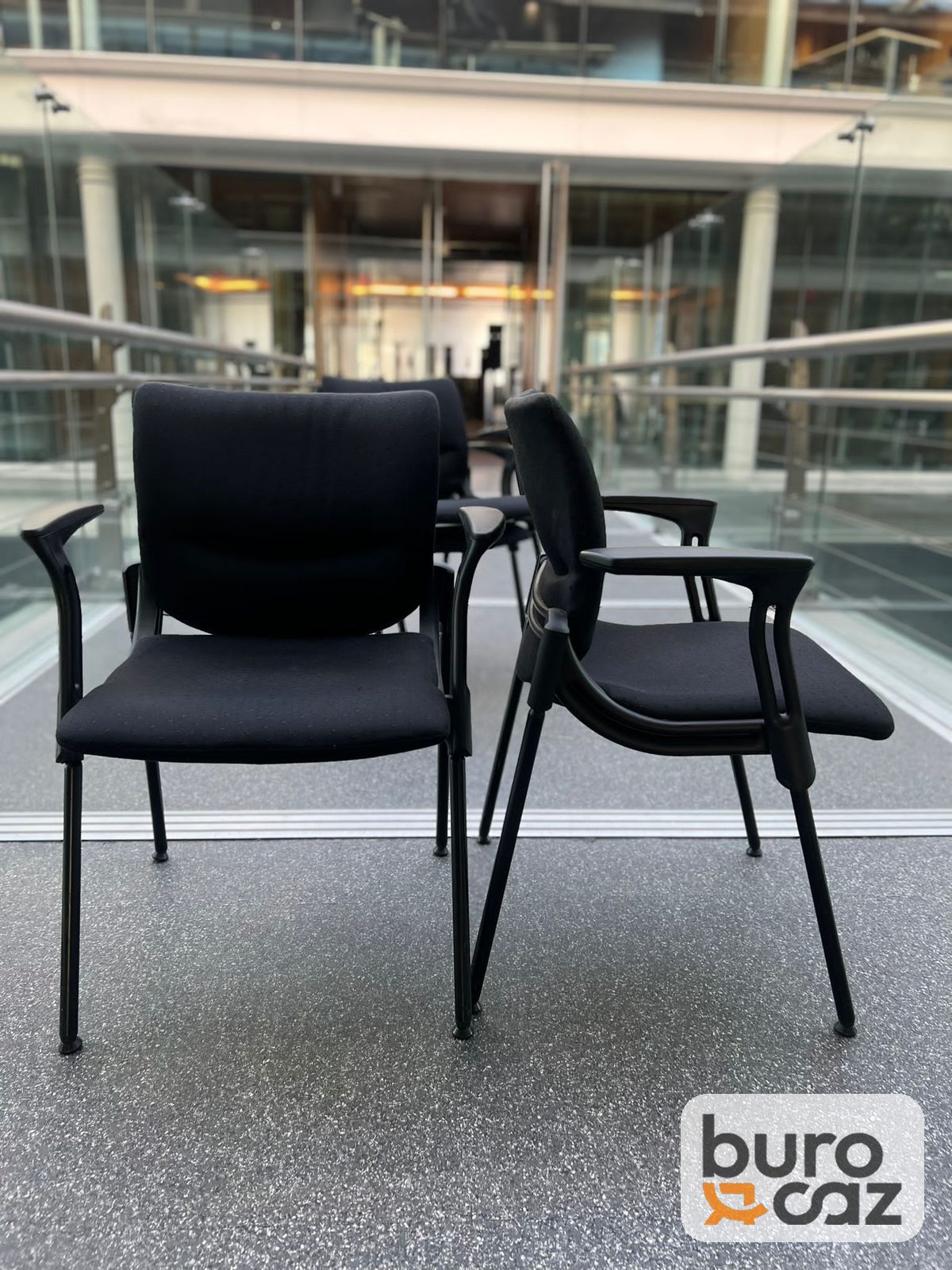 Chaise visiteur Sedus allright tissu noir avec accoudoirs — photo 4
