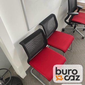 Chaise visiteur Steelcase Think luge assise rouge