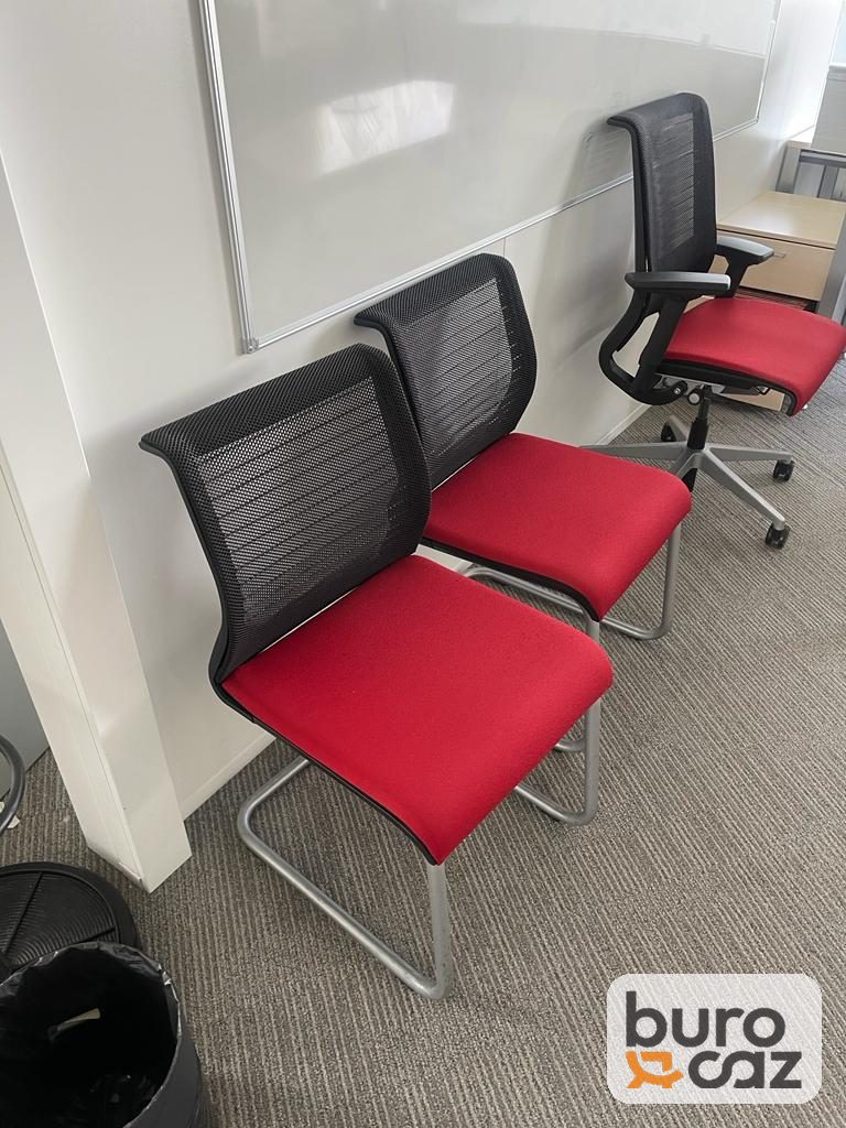 Chaise visiteur Steelcase Think luge assise rouge — photo 2