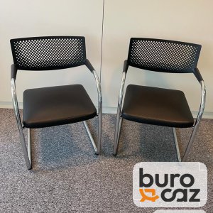 Chaise visiteur Vitra Visavis noire luge chromée