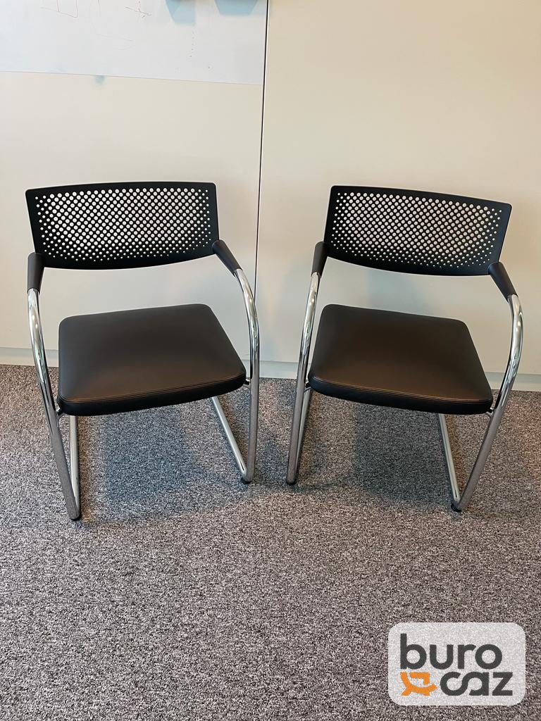 Chaise visiteur Vitra Visavis noire luge chromée