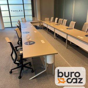 Ensemble de tables de formation modulables en U