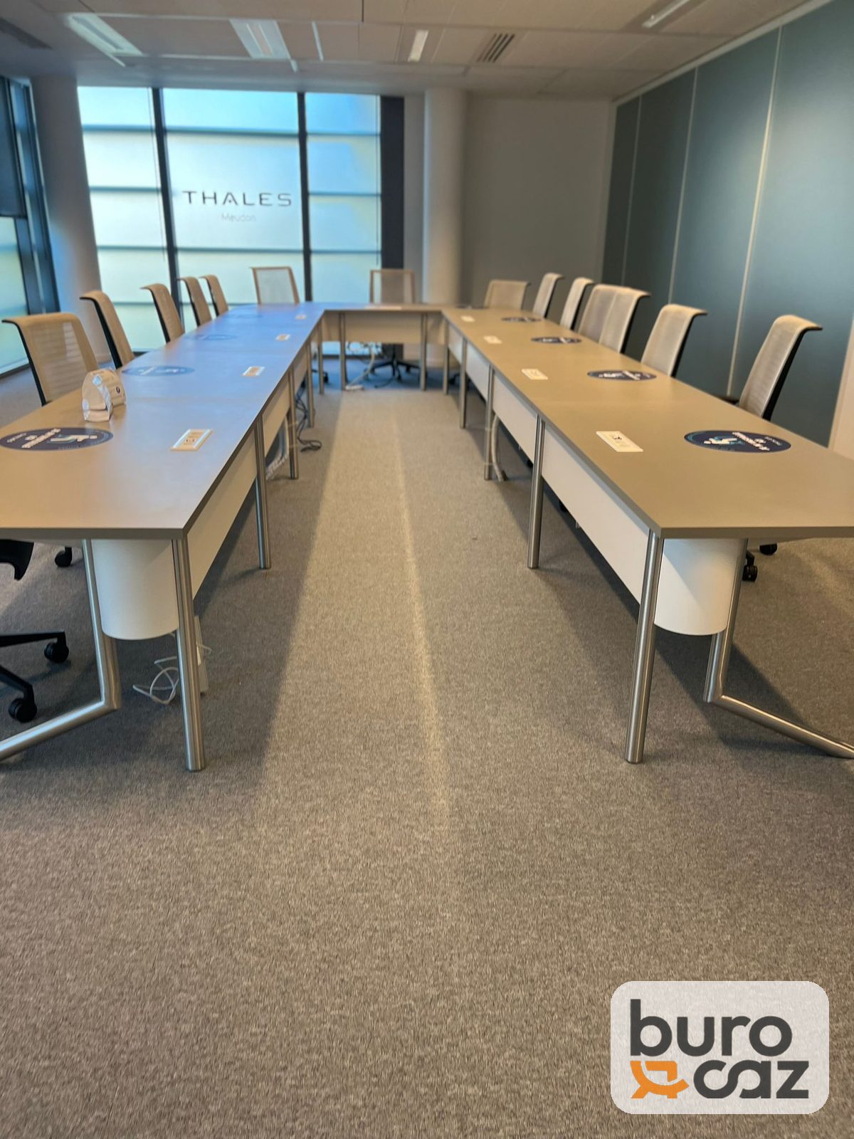 Ensemble de tables de formation modulables en U — photo 4