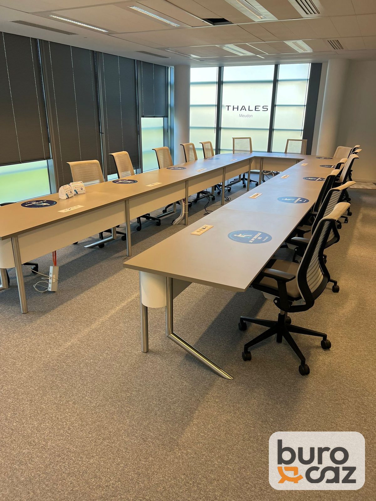 Ensemble de tables de formation modulables en U — photo 5