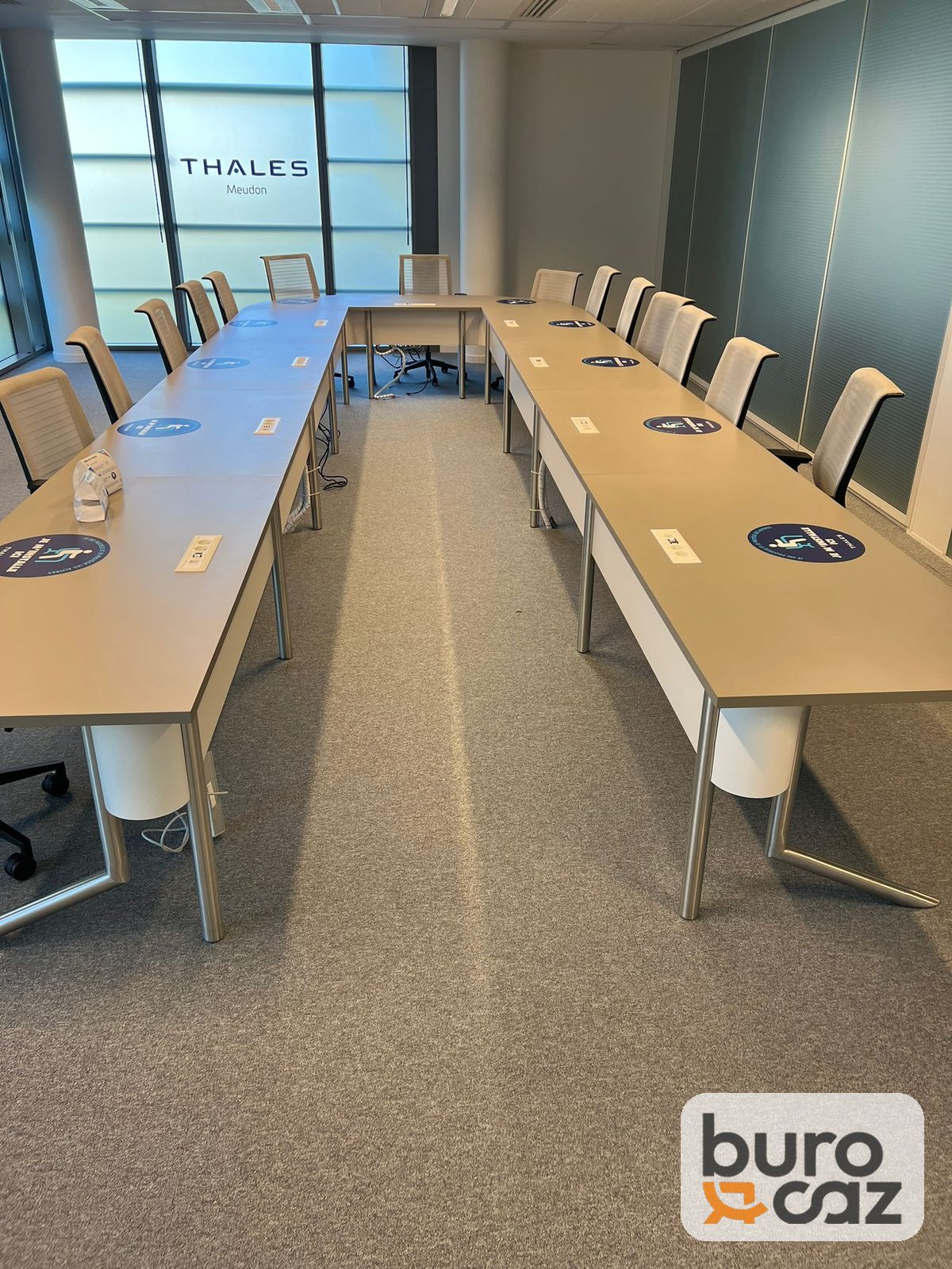 Ensemble de tables de formation modulables en U — photo 6