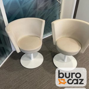 Fauteuil cabriolet pivotant crème