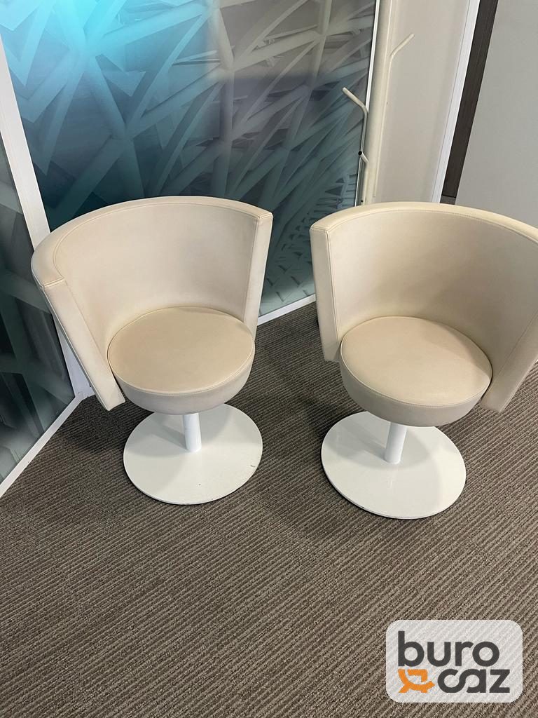 Fauteuil cabriolet pivotant crème