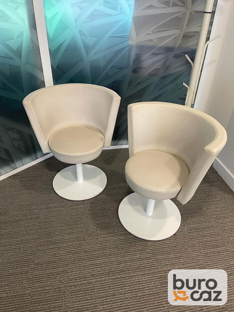 Fauteuil cabriolet pivotant crème — photo 4