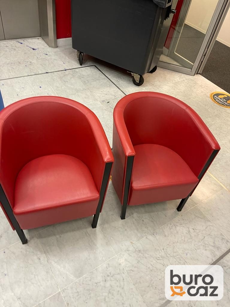 Fauteuil cabriolet rouge simili cuir — photo 2